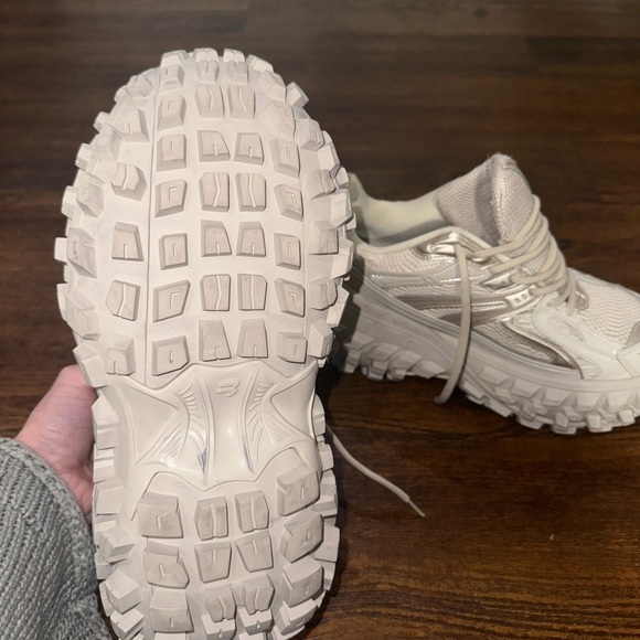 Balenciaga Bouncer Sneaker Size 42 - Picture 2 of 4
